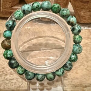 Bracelet en Turquoise d'Afrique, perles 8 mm avec ou sans apprêts. Bracelet élastique fait sur mesure au besoin. Boutique minéraux du Monde La Porte des Secrets