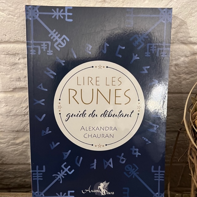 Lire les Runes, guide du débutant - Boutique ésotérique La Porte des Secrets zoom