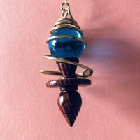 Pendule Célesta, (spirale d'or), sphère cristal bleue de Murano boutique ésotérique La Porte des Secrets