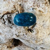 pierre apatite bleue pierre roulée de Madagascar boutique La Porte des Secrets