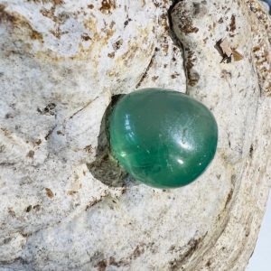 Pierre FLUORITE verte ou Fluorine de Chine - boutique de pierres La Porte des Secrets