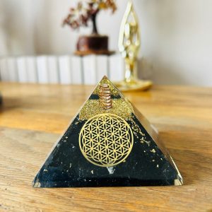 Pyramide Tourmaline noire fleur de vie et orgone 7.5cm boutique La Porte des Secrets