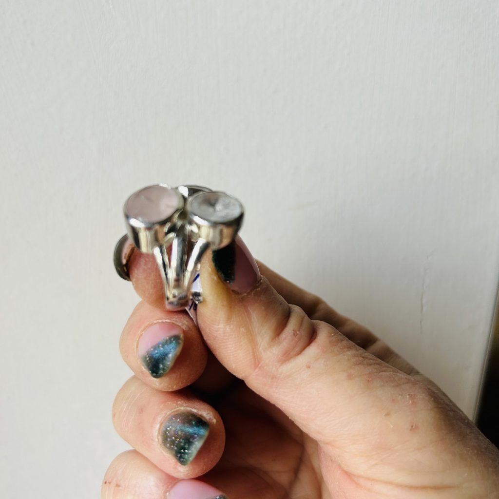 Ecrin de bijoux Bague fantaisie plaqué or avec cabochon