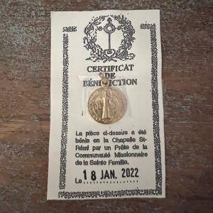 Médaille dorée de saint Benoît bénite