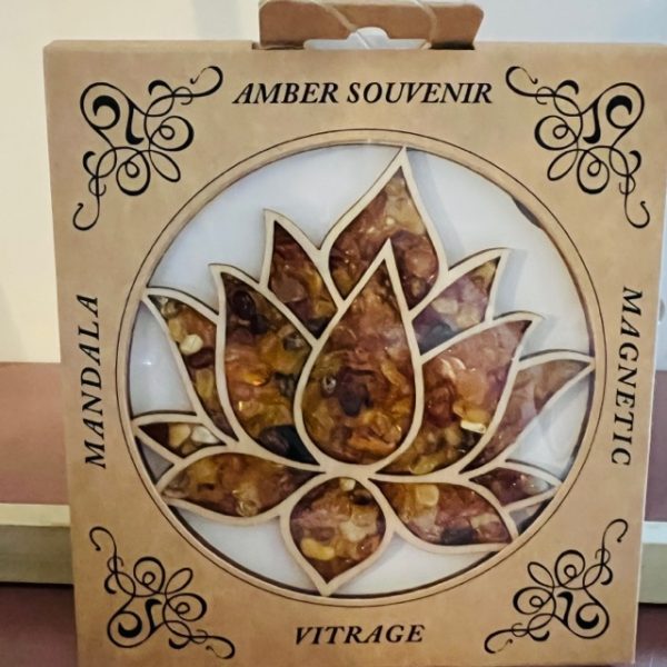 Fleur de Lotue en Ambre naturelle et bois, avec aimants - 10cm - boutique La Porte des Secrets