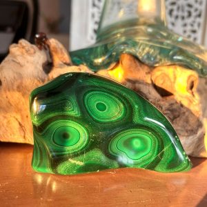 Malachite rognon pierre extra du Congo forme libre - Boutique minéraux du monde La Porte des Secrets