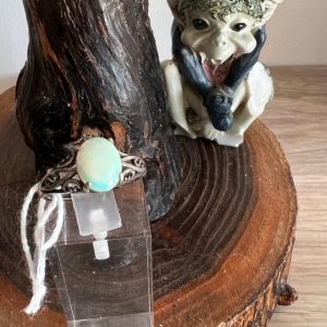 Bague Opale noble blanche reflets vert et bleu d'Australie sur argent 925 - Taille réglable - Boutique La Porte des Secrets