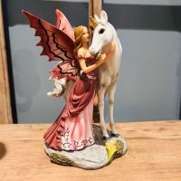 Fée Légende d'Avalon et sa Licorne - Lisa Parker boutique ésotérique La Porte des Secrets