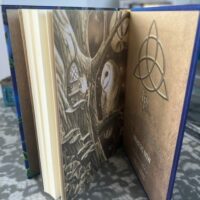 Grimoire CHOUETTE vue sur tranche - Lisa Parker - Nemesis Snow - Boutique La Porte des Secrets