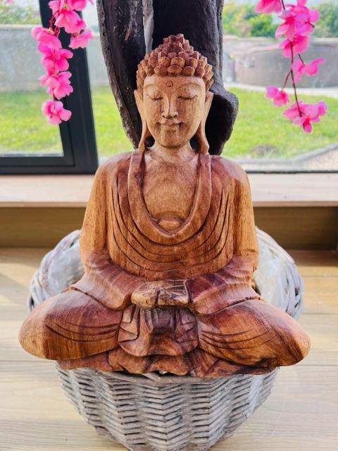 Bouddha artisanal sculpté en bois massif artisanal 30 cm 2.500kg - Boutique ésotérique La Porte des Secrets