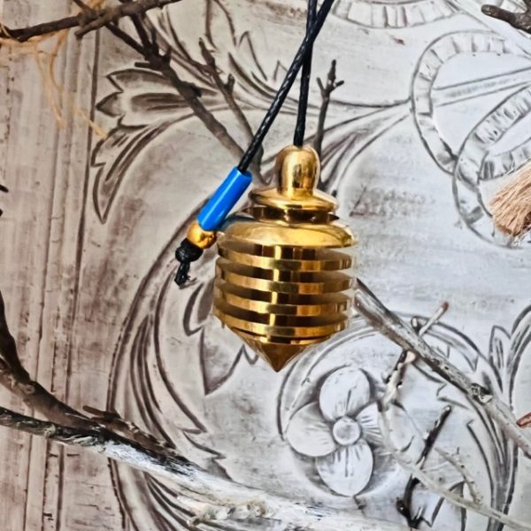 Pendule NOVALIS en laiton avec chambre, cordon coton se terminant par un tube bleu et perle dorée - Boutique La Porte des Secrets