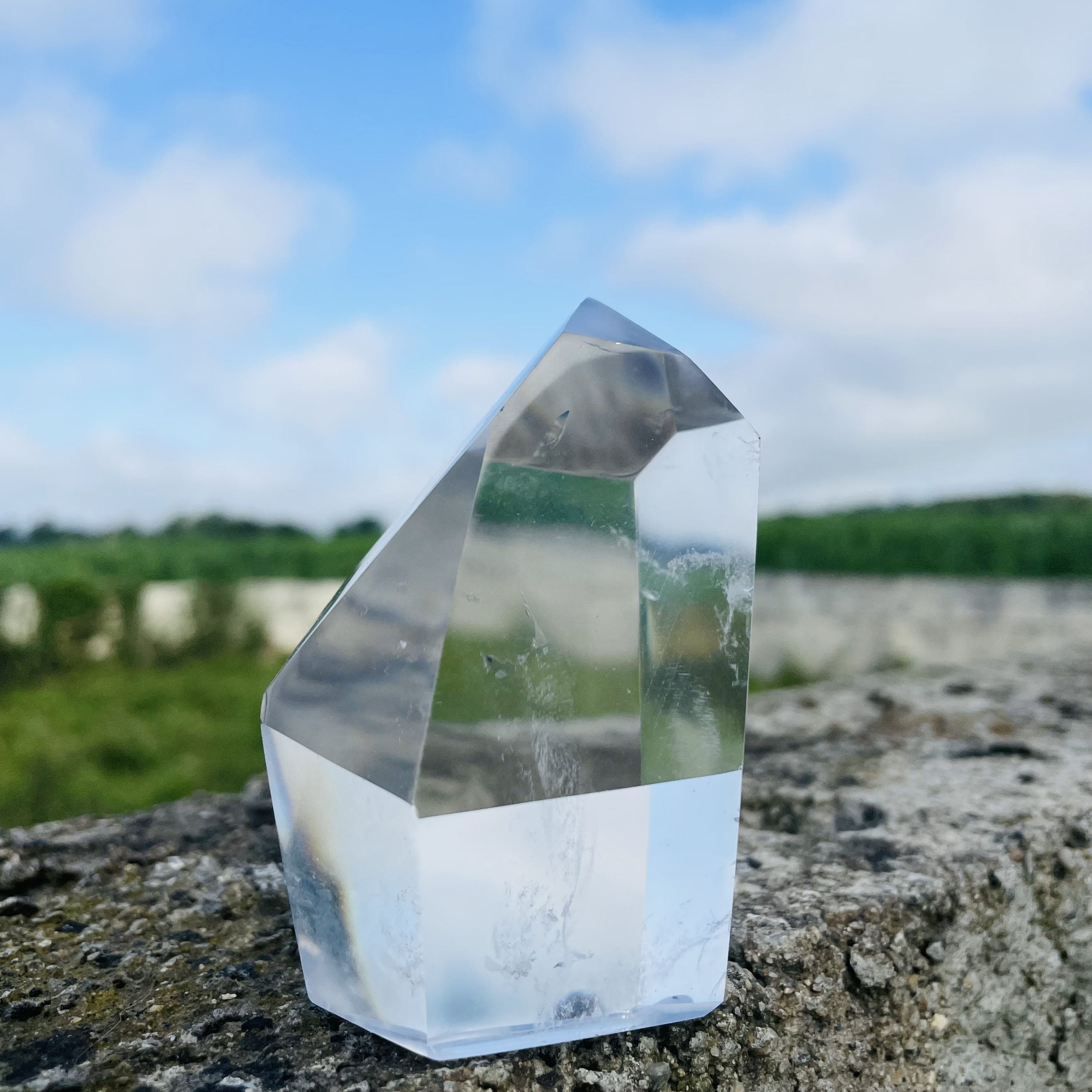 Pointe de Cristal de roche semi polie 118g (PRGFL143-2)