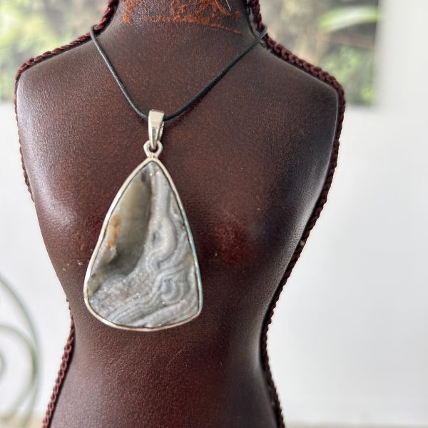 Pierre rareCarte du Désert Druzy pendentif en argent - Tranche 3 à 3,5 cm - Boutique de pierres & minéraux La Porte des Secrets