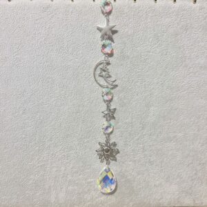 Capteur de soleil Céleste, suspension Feng Shui étoiles, lune, soleil et cristaux arc en ciel - Boutique La Porte des Secrets