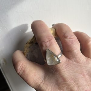 Bague Quartz rutilé forme libre taille 60 - Boutique La Porte des Secrets