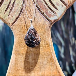 Pendentif Opale noire goutte de Madagascar - Boutique La Porte des Secrets