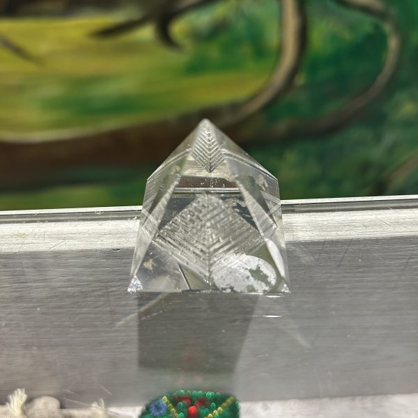 Pyramide Egyptienne double en cristal 4 cm - Boutique La Porte des Secrets