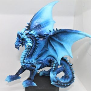 Dragon bleu des mers 23 cm de hauteur peint à la main boutique La Porte des Secrets