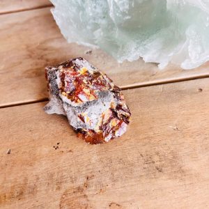 Blende miel (vue arrière) véritable pierre disparue est très rare Boutique de pierres La Porte des Secrets