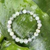 Bracelet en Quartz vert Madagascar - perles 8mm boutique La Porte des Secrets