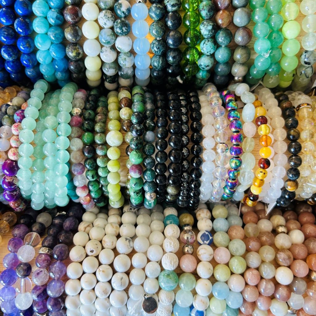 Bracelets en pierres naturelles haute quaklité de la Boutique de Lithothérapie de la Porte des Secrets