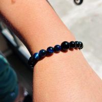 Bracelet Larme d'apache et tigre bleu 8mm et obsidienne noire 10mm boutique de pierres la Porte des Secrets