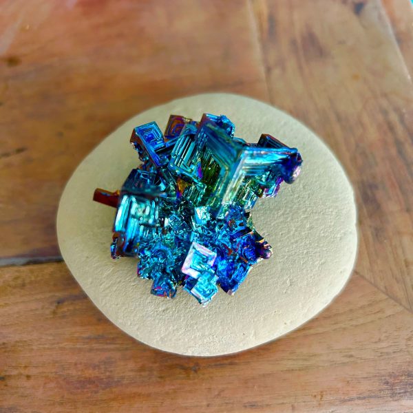 Bismuth de Bolivie rare - pièce unique 4cm - collection ou lithothérapie - boutique La Porte des Secrets