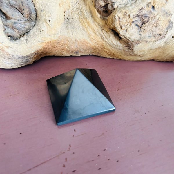 Pyramide Shungite de Russie (Carélie) - 3.5 cm - boutique La Porte des Secrets