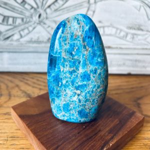 Apatite bleue de Madagascar - Forme libre 10 cm, 341 gr - boutique La Porte des Secrets