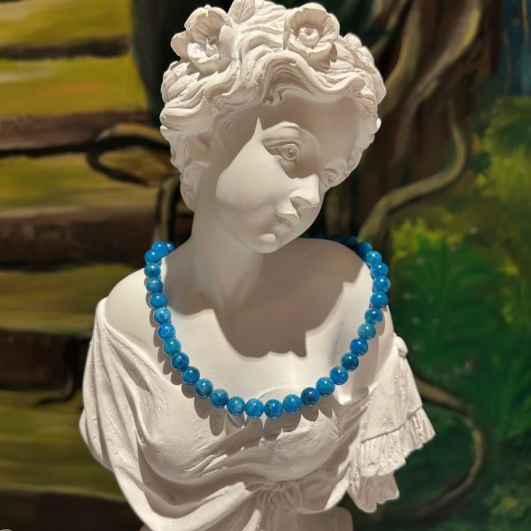 Collier en Apatite bleue extra de Madagascar 62 cm - perles 8 mm - fait à la main en conscience sur fil d'acier 0.38 et accessoires en argent - boutique La Porte des Secrets