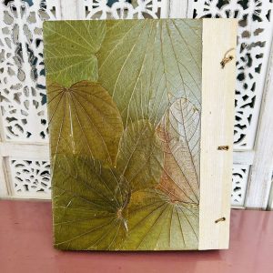 grimoire végétal et artisanal, Beau Pentagramme en couverture, parchemin vierge . Grimoire épais pages vierges - Boutique ésotérique La Porte des Secrets