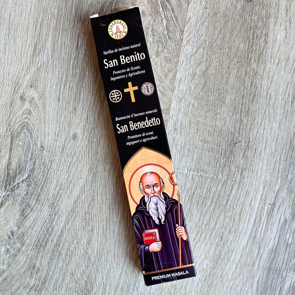 Encens Religieux Saint Benoît – Bâtonnets Parfum Fragrance & Sens | Protection et Purification Spirituelle ésotérique - La Porte des Secrets