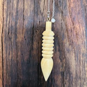 Pendule égyptien Osiris bois de buis 10 cm. Boutique ésotérique La Porte des Secrets
