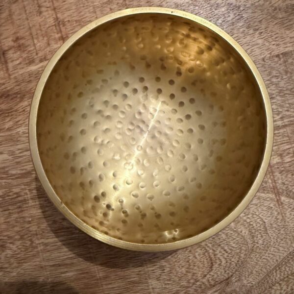 Bol chantant tibétain or martelé 11 cm. Boutique ésotérique La Porte des Secrets