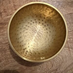 Bol chantant tibétain or martelé 15 cm. Boutique ésotérique La Porte des Secrets