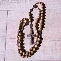 Chapelet Jérusalem avec médaille de Marie, vierge miraculeuse et croix de bois gravée avec Jésus. Boutique ésotérique La Porte des Secrets