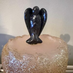 Ange en Onyx noir 4.2 cm x 3 cm. Jolie statuette artisanale. Boutique La Porte des Secrets