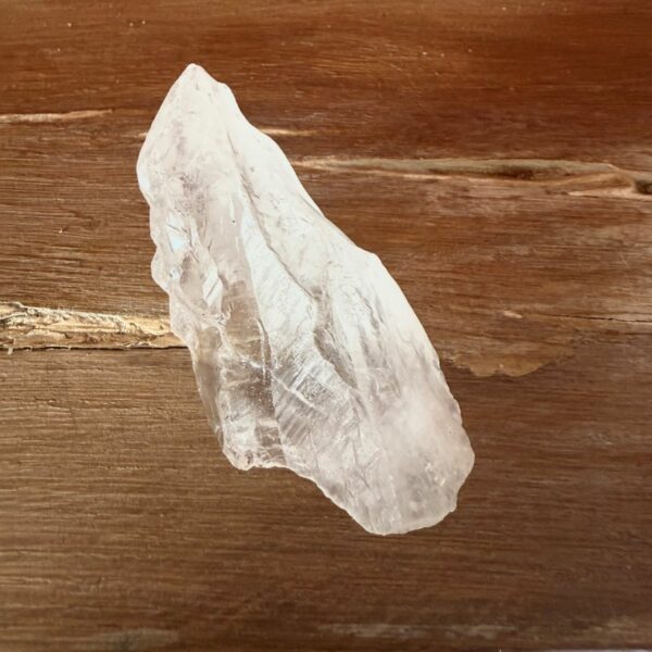 Azeztulite 6.5cm Caroline du Nord (USA) - Cristal rare et extraordinaire de guérison et spirituel. Taille : 6.5 cm Poids ; 42 grammes. Boutique de minéraux du monde La Porte des Secrets