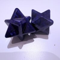 les Merkabah pierre sodalite 2.5 cm, bleu très profond. boutique La Porte des Secrets