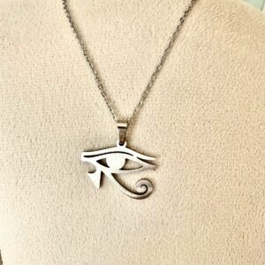 Oeil d'Horus (Brahma) pendentif métal argenté inoxydable avec chaîne. 2,5 cm. Boutique ésotérique La Porte des Secrets