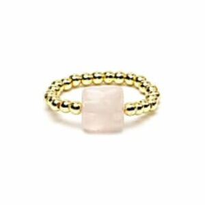 Bague élastique Quartz rose naturel et perles métalliques dorées. Boutique La Porte des Secrets