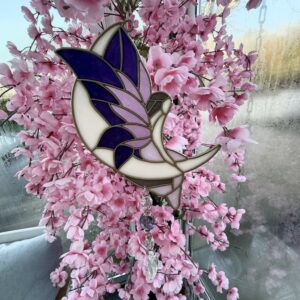 Suspension fée lune capteur de lumière. hauteur 39 cm. Boutique ésotérique La Porte des Secrets