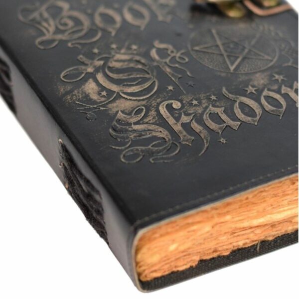 Grimoire Pentacle en cuir de buffle, papier antique fait à la main. Format A5. Boutique ésotérique La Porte des Secrets