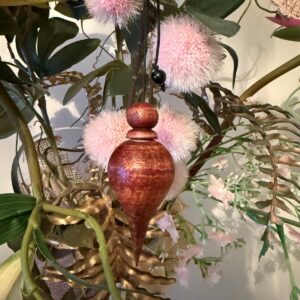 Pendule goutte d'eau en bois de manguier : dimension 9 cm - poids : 22gr. Boutique ésotérique la porte des secrets