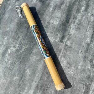 Bâton de pluie en bambou peint à la main, 60 cm. Boutique ésotérique La Porte des Secrets