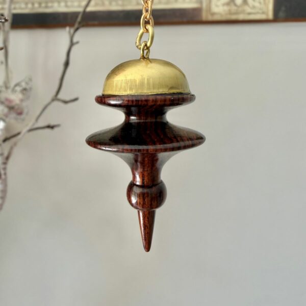 Pendule Tibétain en bois précieux et laiton - Boutique La Porte des Secrets