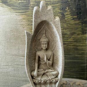 Namaste Mudra Mains avec Bouddhas couleur sable. Taille 21 cmBoutique La Porte des Secrets