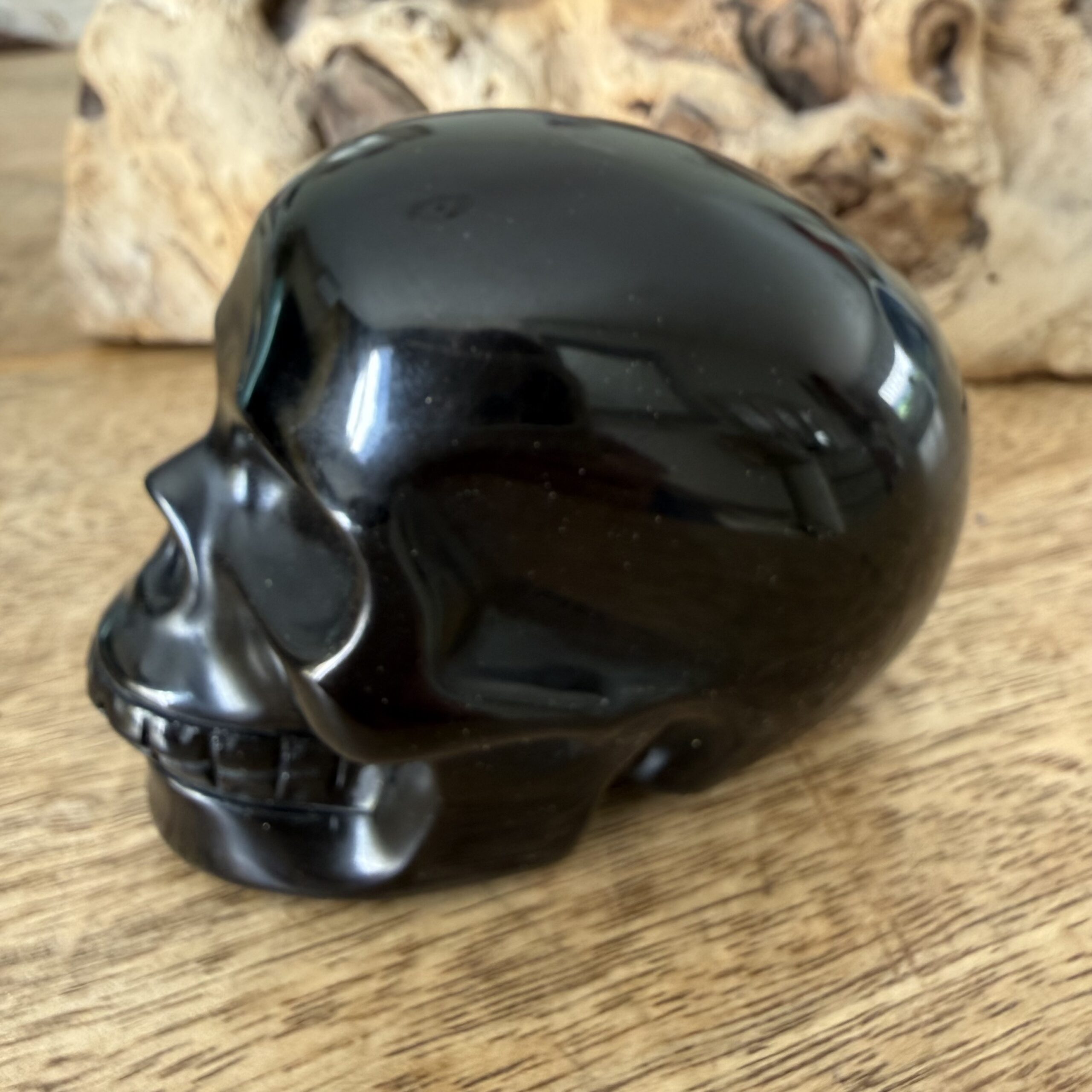 Crâne en Obsidienne Noire Artisanale 8,5 cm – Sculpture Unique en Pierre Naturelle de Protection