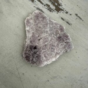 Grande Lépidolite naturelle en plaque du Brésil – Pierre de Lithothérapie - Boutique La Porte des Secrets