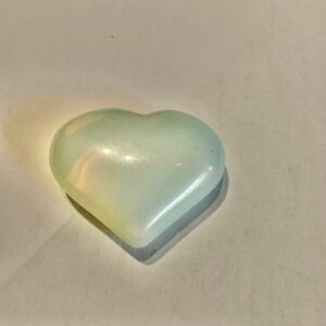Cœur en Opalite poli de 2.3 cm. Boutique La Porte des Secrets